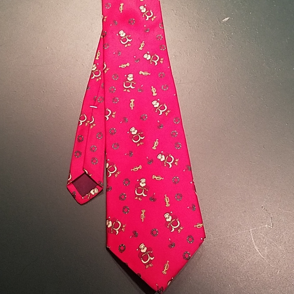 Santa trumpet wreath necktie